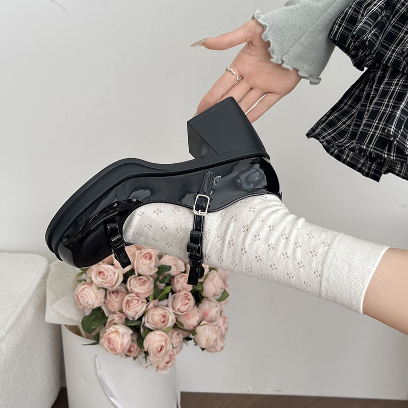 Elegant Bowknot High Heeled Ma - Patent Leather Pump 评论和价格